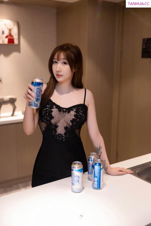 江真真  [XiuRen]高清写真图 2023.09.25 No.7437 江真真 丝袜美臀第5张图片
